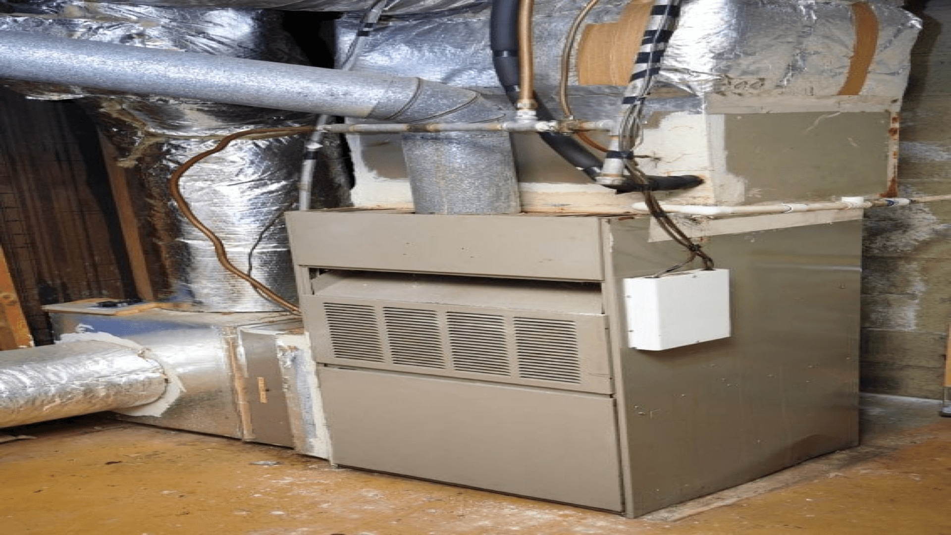 HVAC furnace system with ductwork in utility closet